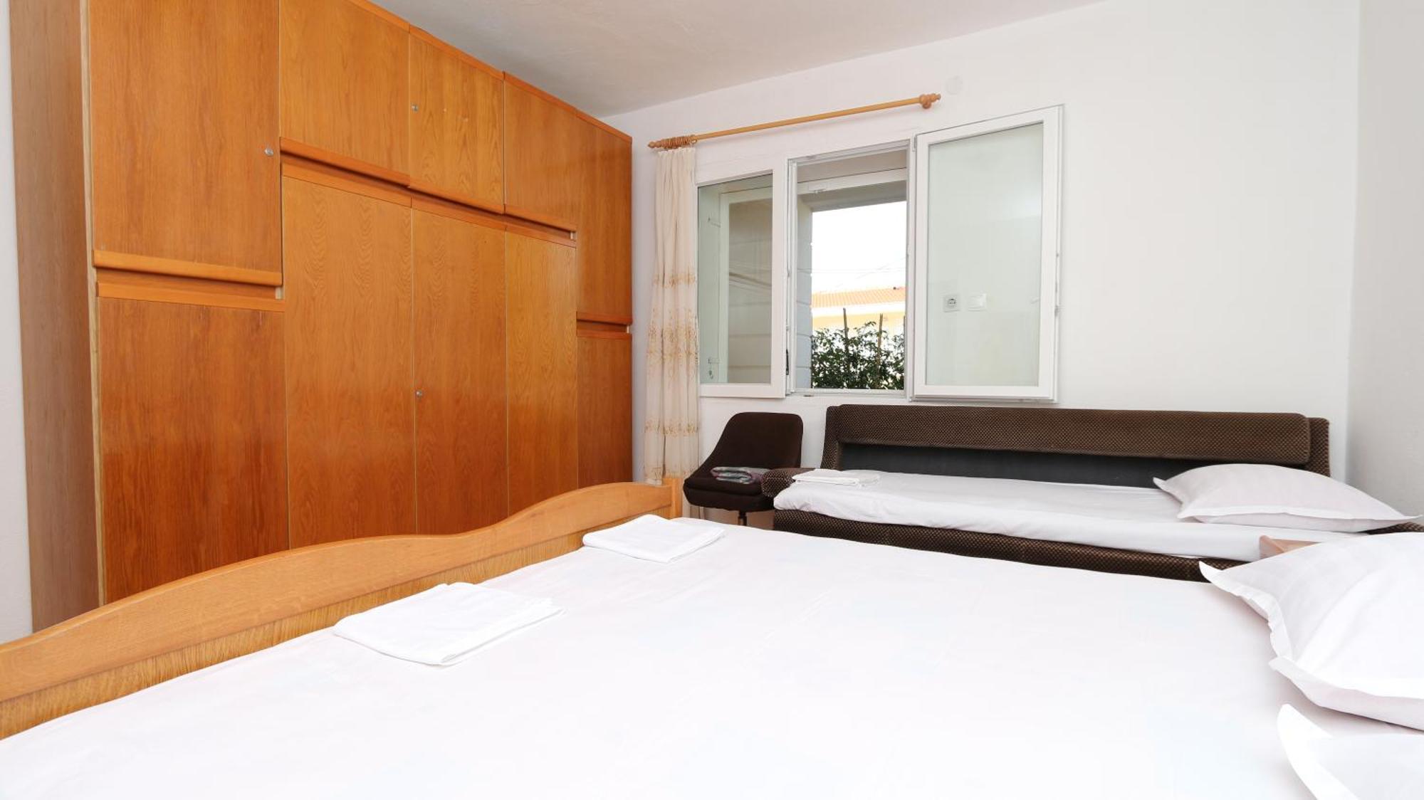 Dinka Guesthouse Makarska Buitenkant foto