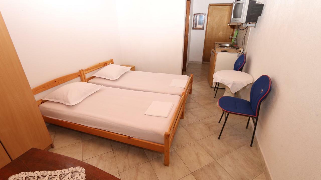 Dinka Guesthouse Makarska Buitenkant foto