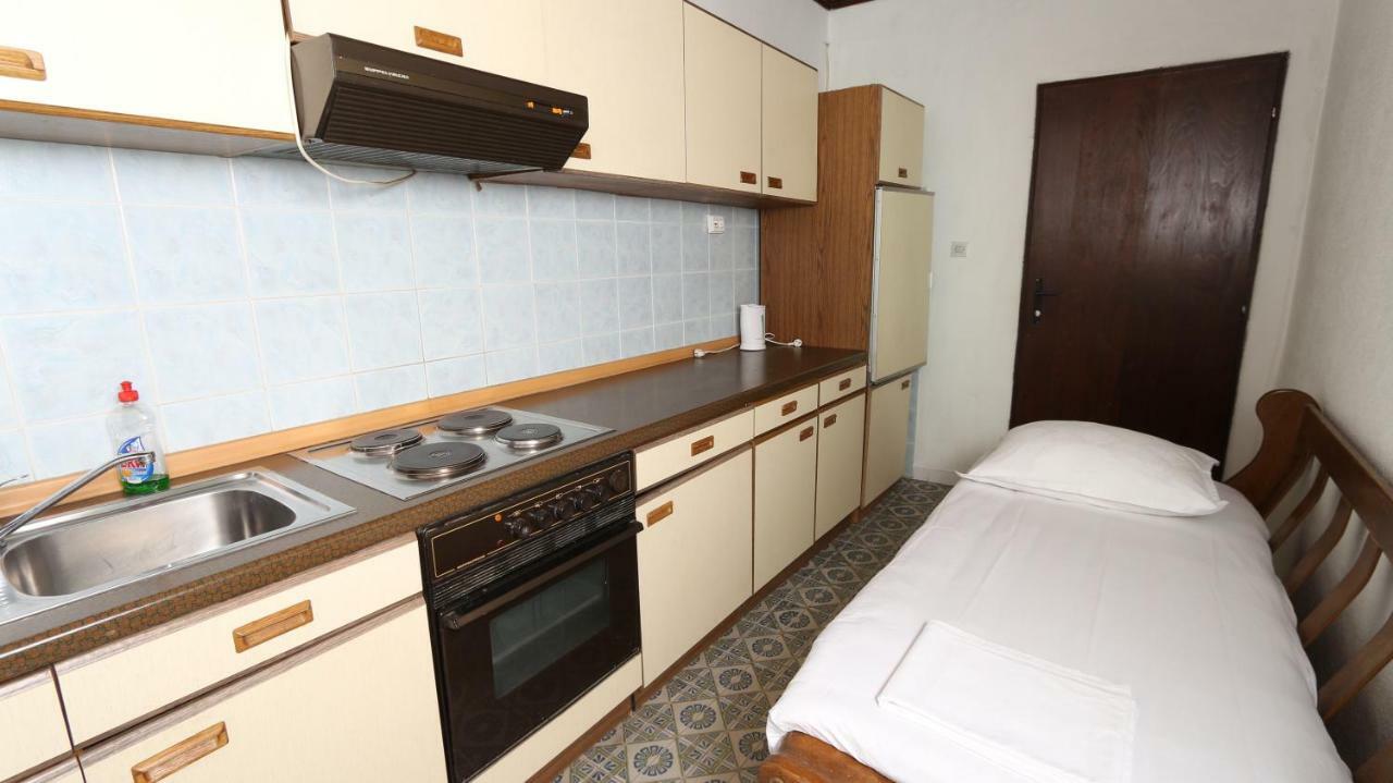 Dinka Guesthouse Makarska Buitenkant foto