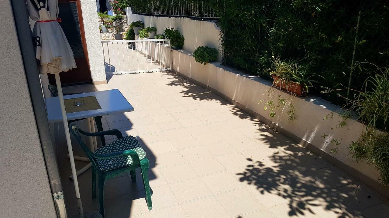 Dinka Guesthouse Makarska Buitenkant foto